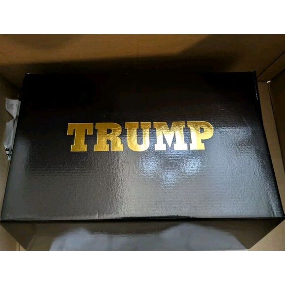 IN HAND! President Trump GOLD Limited #987/1000 Never Surrender Sneakers M13 main image 4
